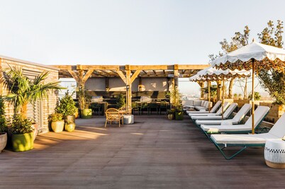 Stunning Apartment with City views