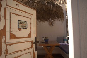 MBA STUDIO | Terrace/patio - Moschatos Beach House (Santorini)