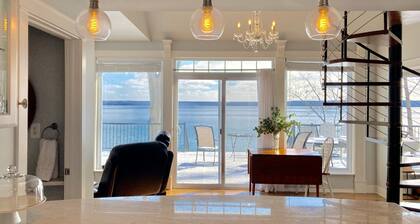 Smith's Lake House, built 2021, enjoy spectacular sunrises, 4 bedroom 2 bathroom