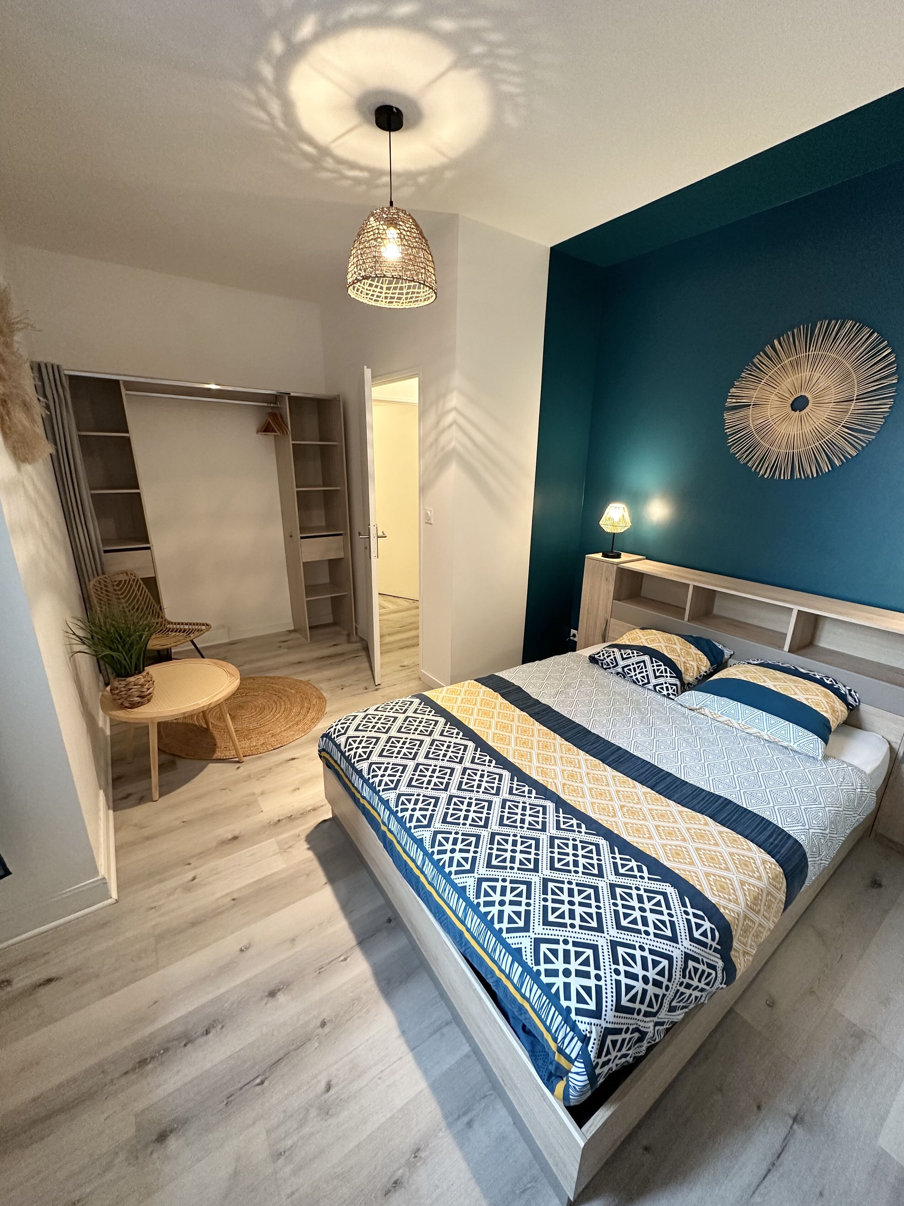 ** Large cozy apartment in the center of Nay **