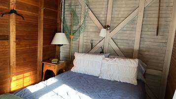 4 slaapkamers, een strijkplank/strijkijzer, gratis wifi, beddengoed