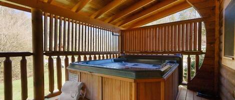 Tina de hidromasaje al aire libre