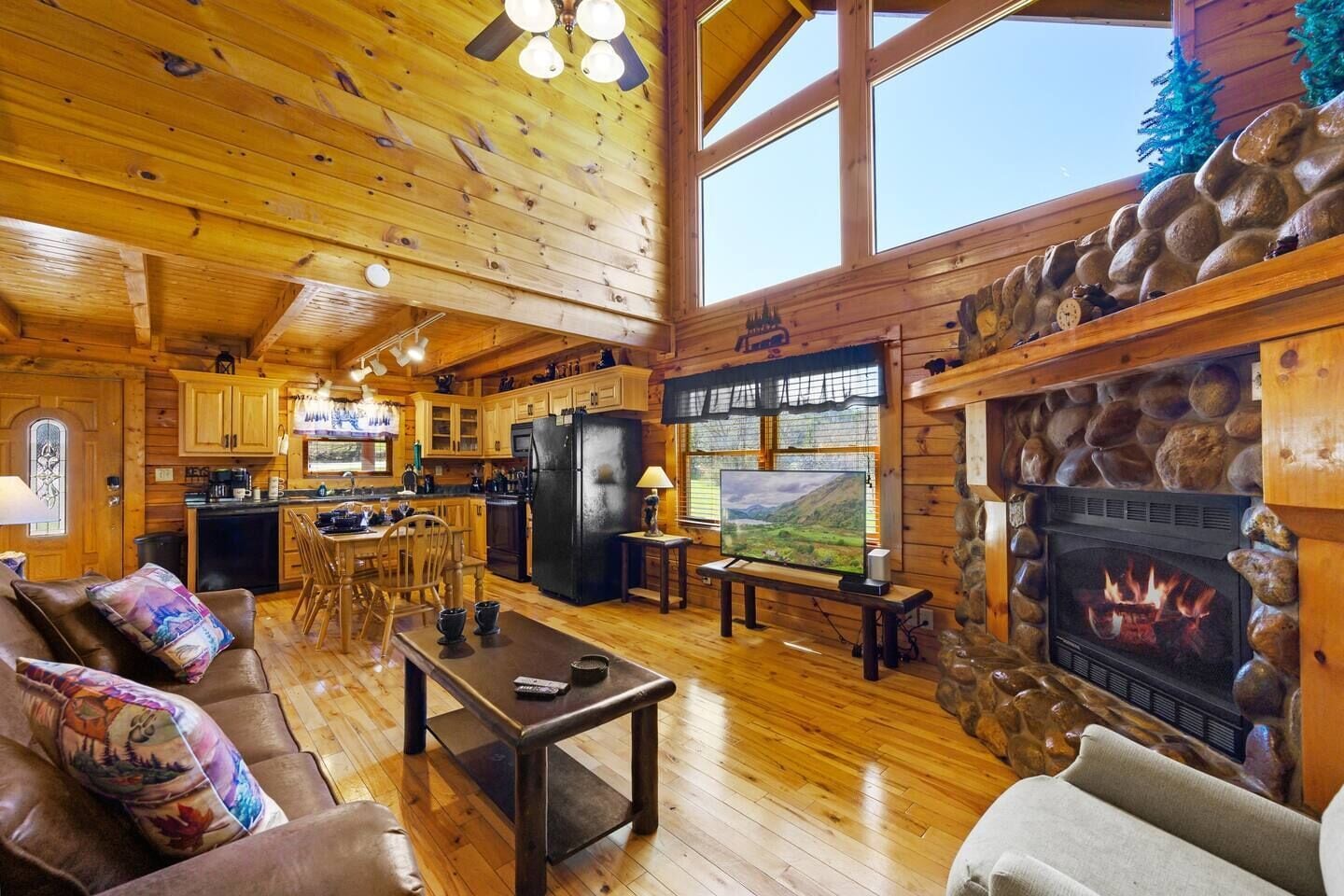 Téléviseur connecté, foyer, jeux vidéo, sélection de musique