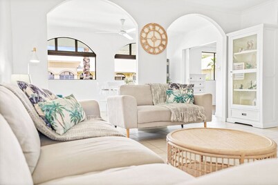 Tropical Escape at Mango Lagoon Resort – Spacious 2-Bedroom Apartment with Pools, Palm Cove Charm, and Easy Esplanade Access