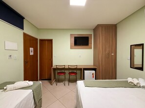 Standard Triple Room | Laptop workspace, free WiFi, bed sheets - Domus Hotel Trindade - Canaã dos Carajás (Canaa dos Carajas)