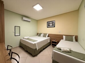 Standard Triple Room | Laptop workspace, free WiFi, bed sheets - Domus Hotel Trindade - Canaã dos Carajás (Canaa dos Carajas)