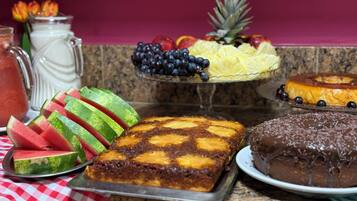 Café da manhã com buffet grátis todos os dias