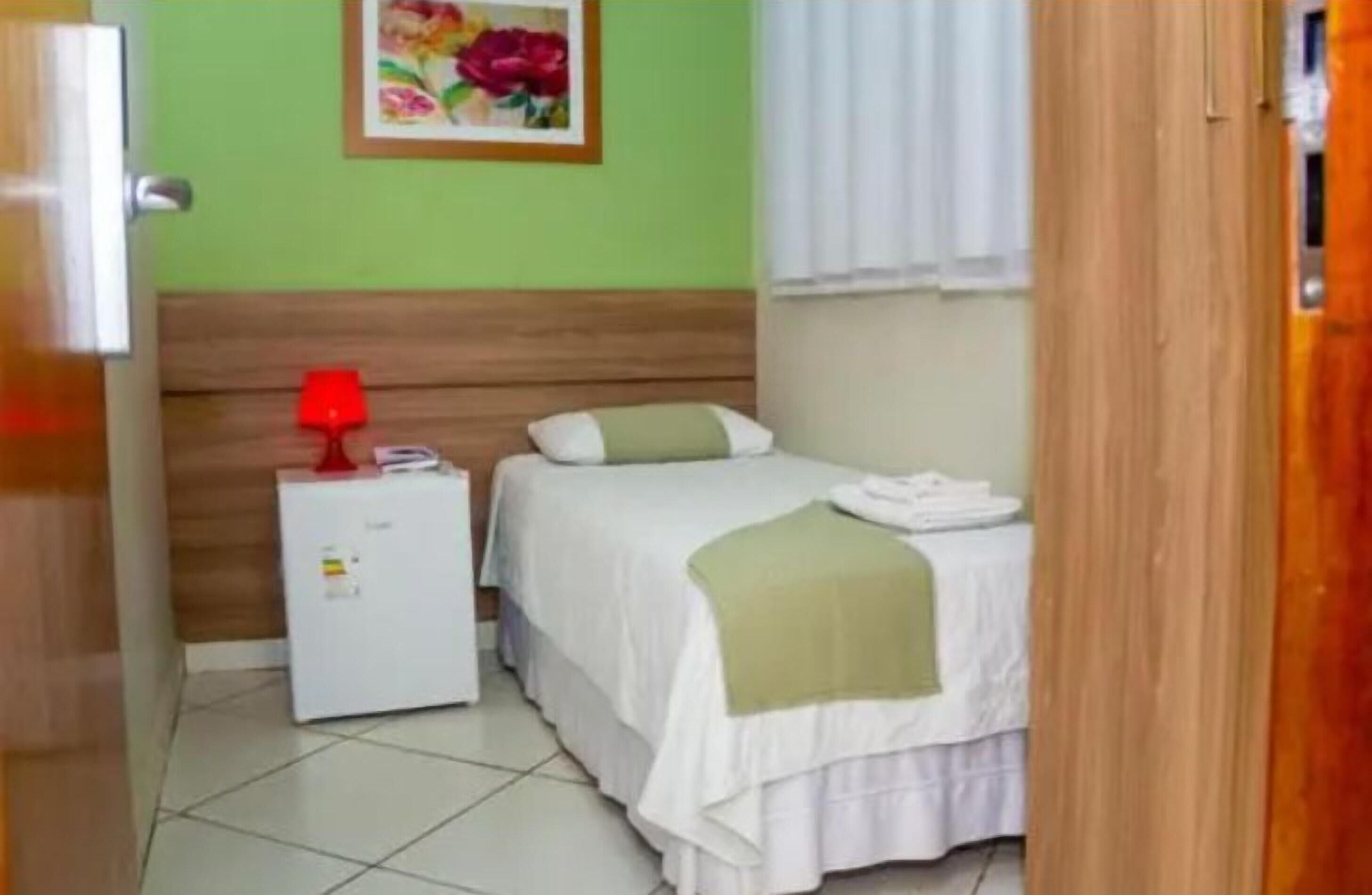 Laptop workspace, free WiFi, bed sheets