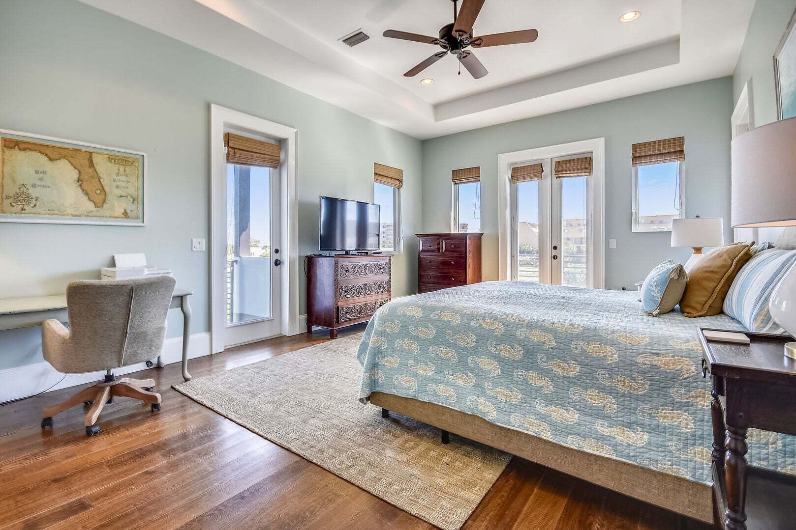 6 bedrooms, iron/ironing board, free WiFi, bed sheets