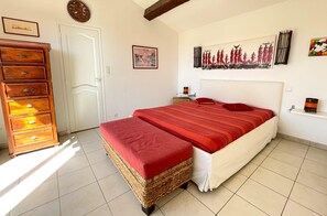 3 室のベッドルーム、WiFi、ベッドシーツ