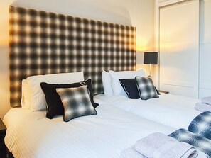 Unclassified image, 3 of 21, button - We love the view towards Inchkeith Island over the water. (Edinburgh)