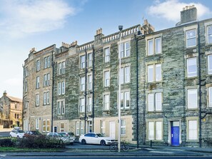 Exterior - We love the view towards Inchkeith Island over the water. (Edinburgh)