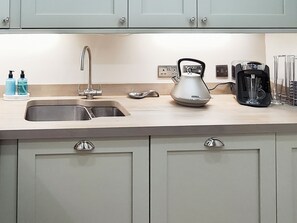 Dishwasher, freezer - We love the view towards Inchkeith Island over the water. (Edinburgh)