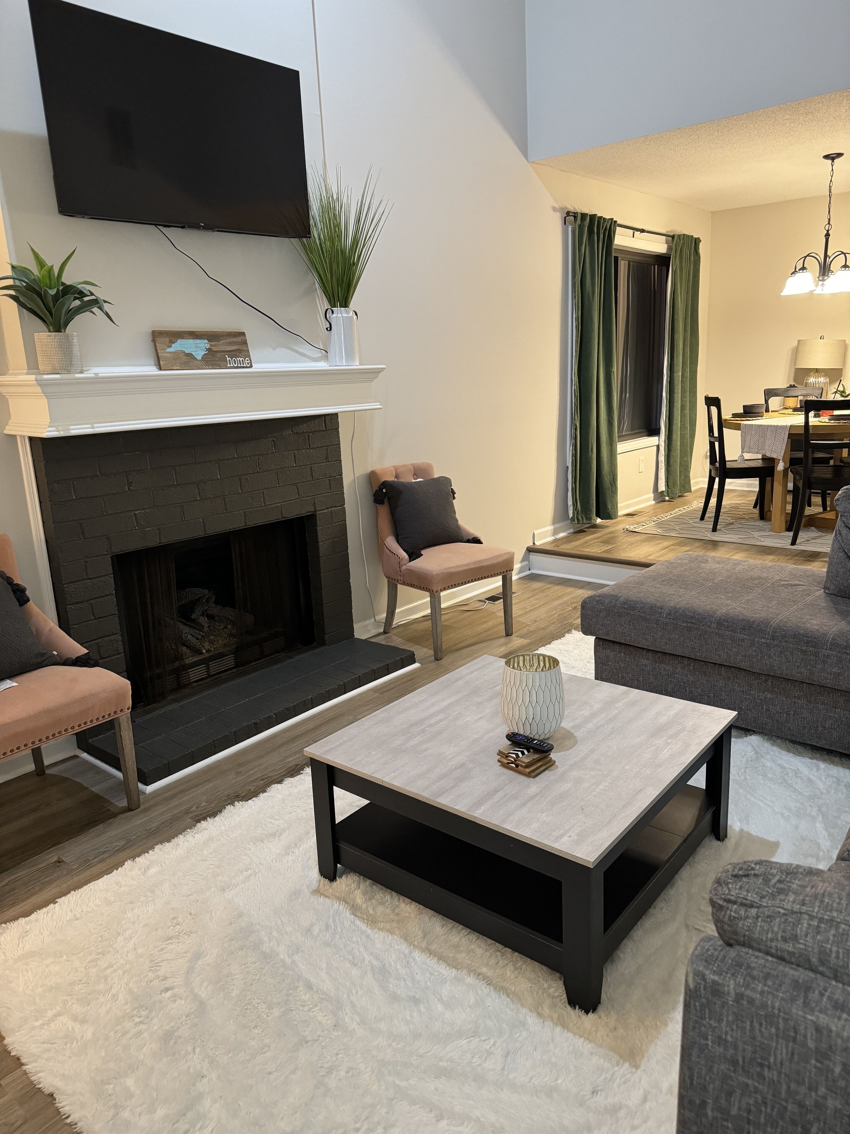 Recently RENOVATED Pet Friendly RANCH nearby NORTH HILLS- Raleigh 