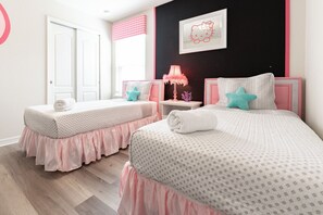 6 bedrooms, desk, iron/ironing board, free WiFi