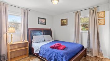 3 bedrooms, iron/ironing board, travel crib, free WiFi