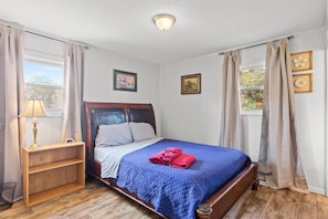 3 chambres, fer et planche à repasser, lit parapluie, Wi-Fi gratuit