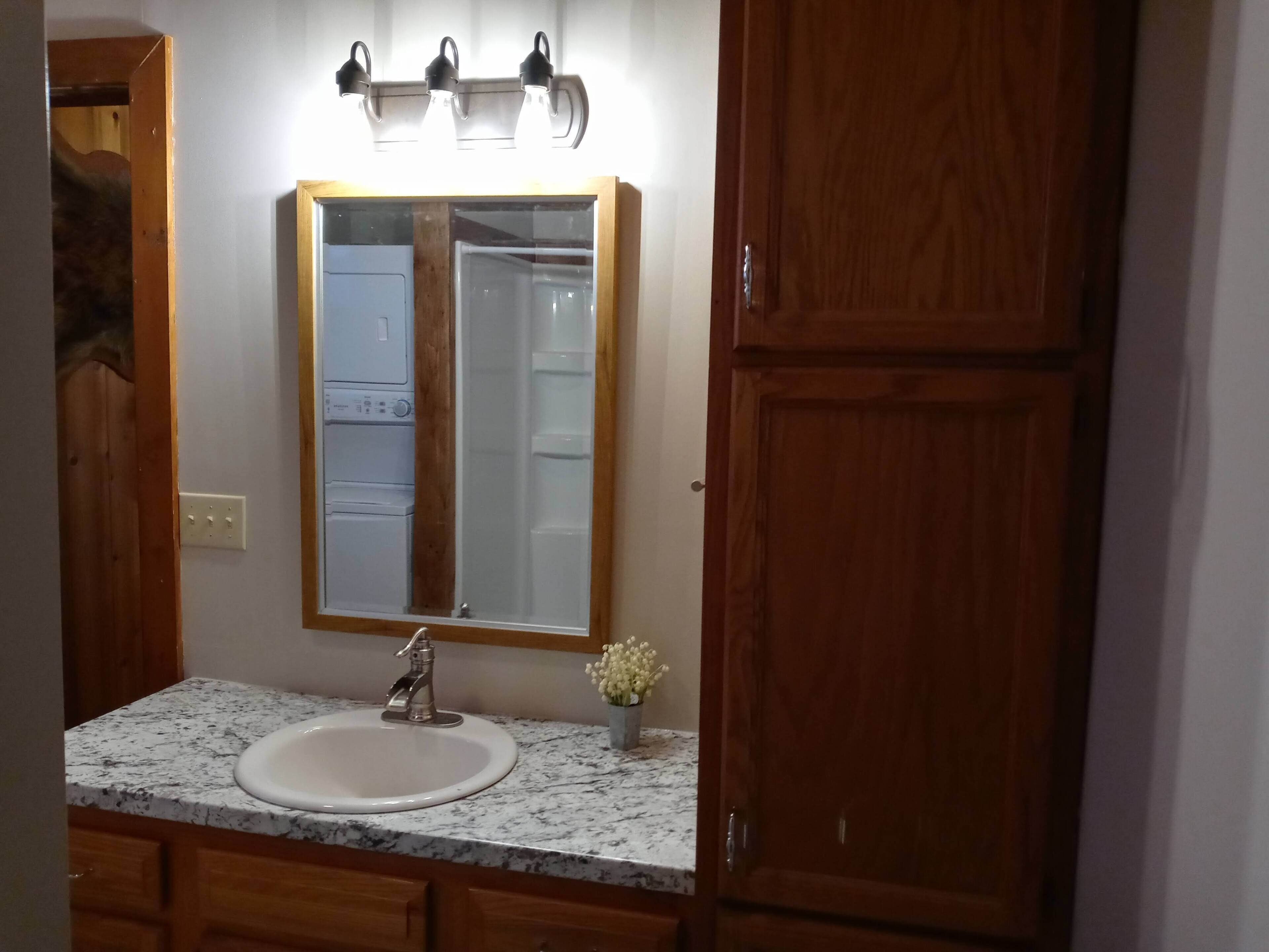 River Front Eagle Cabin Retreat on the Kings River