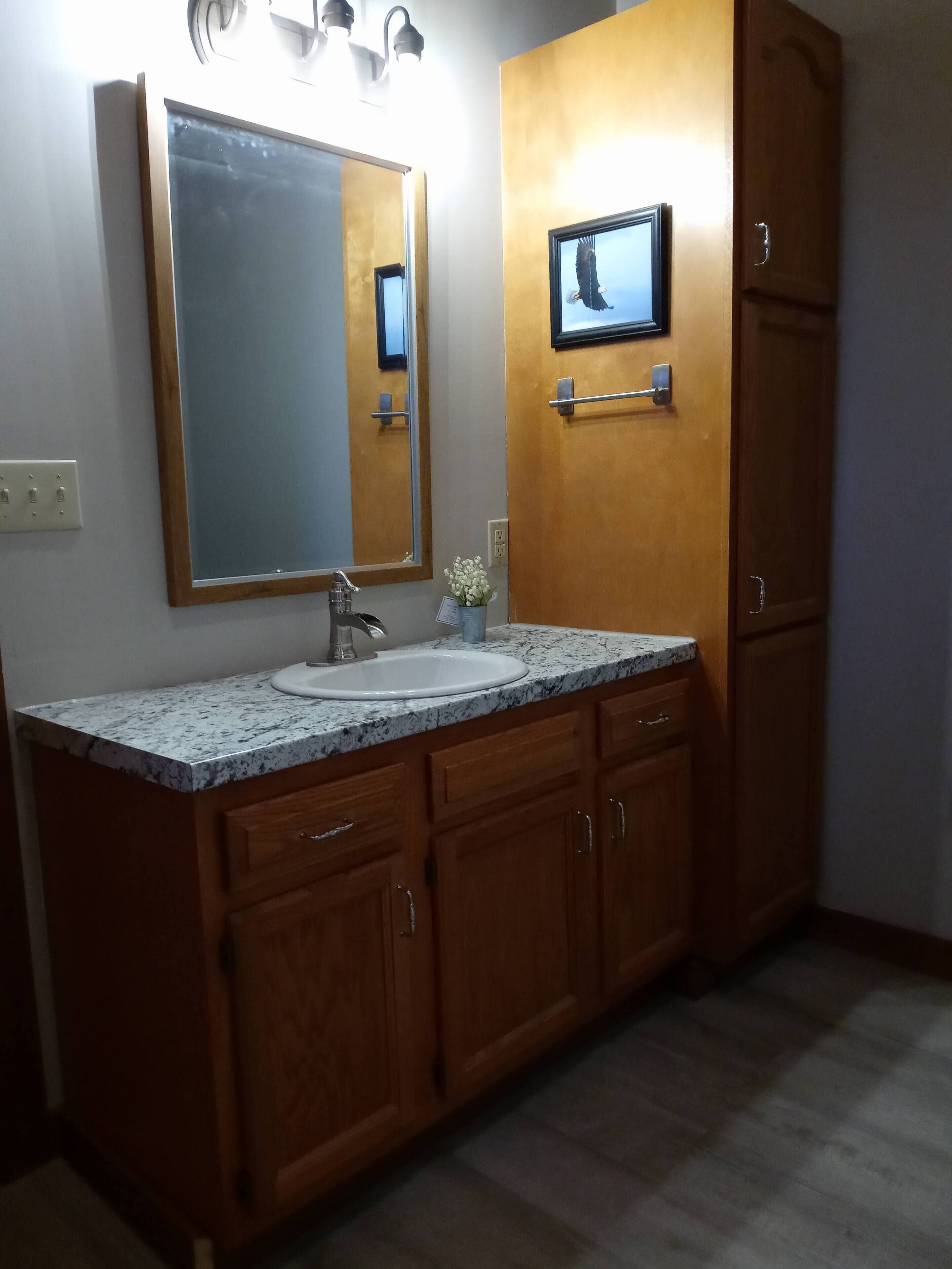 River Front Eagle Cabin Retreat on the Kings River