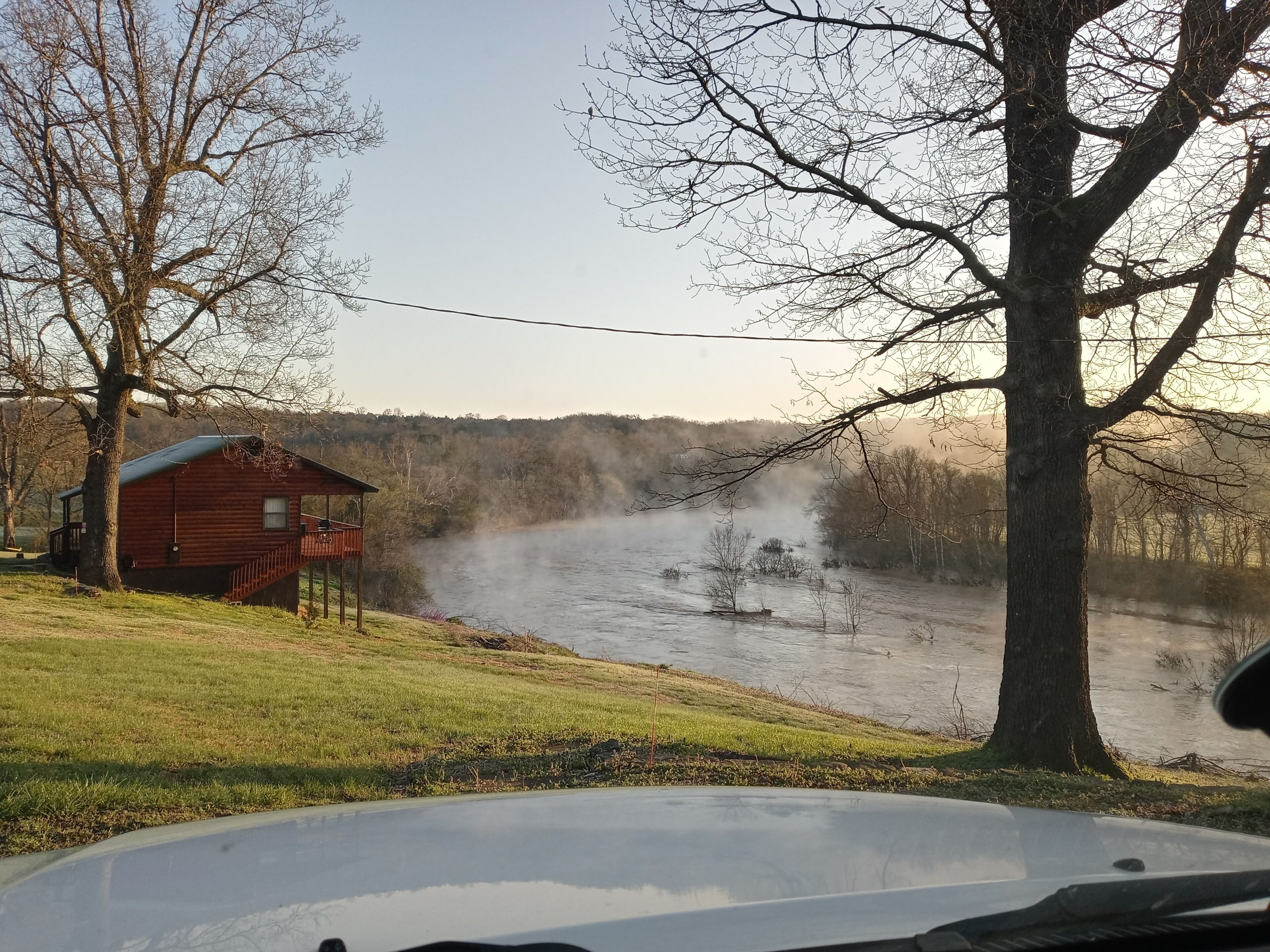 River Front Eagle Cabin Retreat on the Kings River