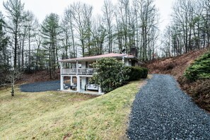 Exterior - Refined Rustic Cabin with Hot Tub (West Jefferson)