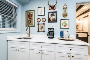 Interior - Refined Rustic Cabin with Hot Tub (West Jefferson)