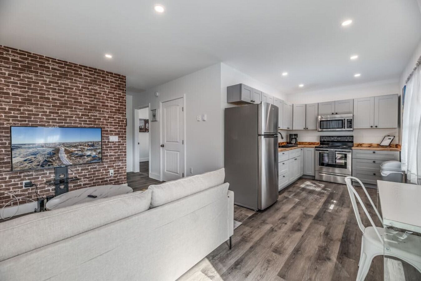 Brand NEW 2BD 1BA Riverfront | Washer & Dryer