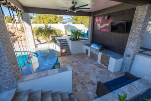 Terrace/patio - Paradise Pool~ Waterslide, Splash Pad, Swim Up Bar, Putt & More (Scottsdale)