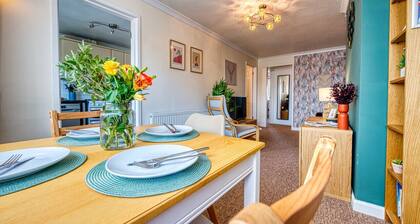 Heather Apt | 3 bedrooms | Sleeps 6 | Southam Centre |Close to HS2 Coventry, Rugby & M40 | Inspire Homes