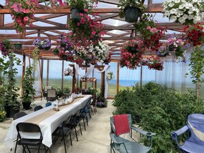 Outdoor banquet area - Private Cozy Cabin with Amazing Inlet Views (Ninilchik)