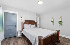2 chambres, fer et planche à repasser, Wi-Fi gratuit, draps fournis