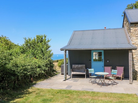 Interior. Dolwylan Barn