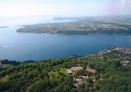 BLU Flat (2 pax) + 2 Bunks Bed, FIOCCHINA magic place - Salò - Garda Lake