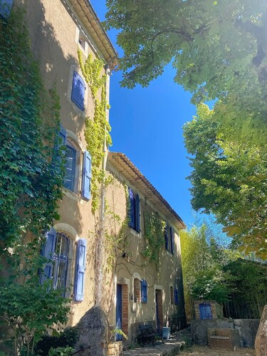 Vacation home 14 pers 7ch. authentic Mas cévenol, wooded park, near Anduze