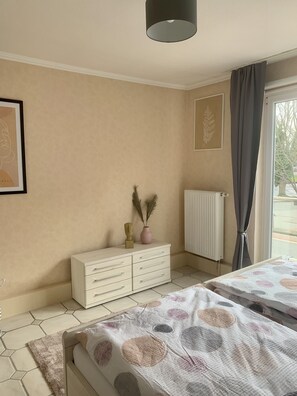 1 Schlafzimmer, Schreibtisch, Bügeleisen/Bügelbrett, kostenloses WLAN