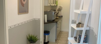 Apartment 1, centrally located on the waterfront