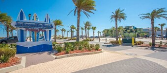 Guesthouse/TPC/GuanaViews/WalkBeach/HotTub