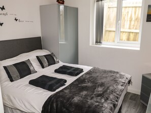 Cottage | 2 bedrooms, individually decorated, individually furnished, free WiFi - Sunnydene (Paignton)