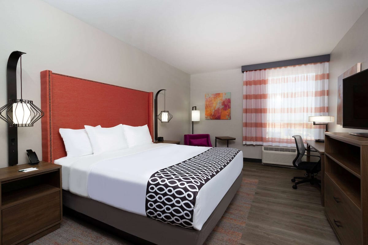 Room, 1 King Bed, Non Smoking | Desk, laptop workspace, free WiFi, bed sheets