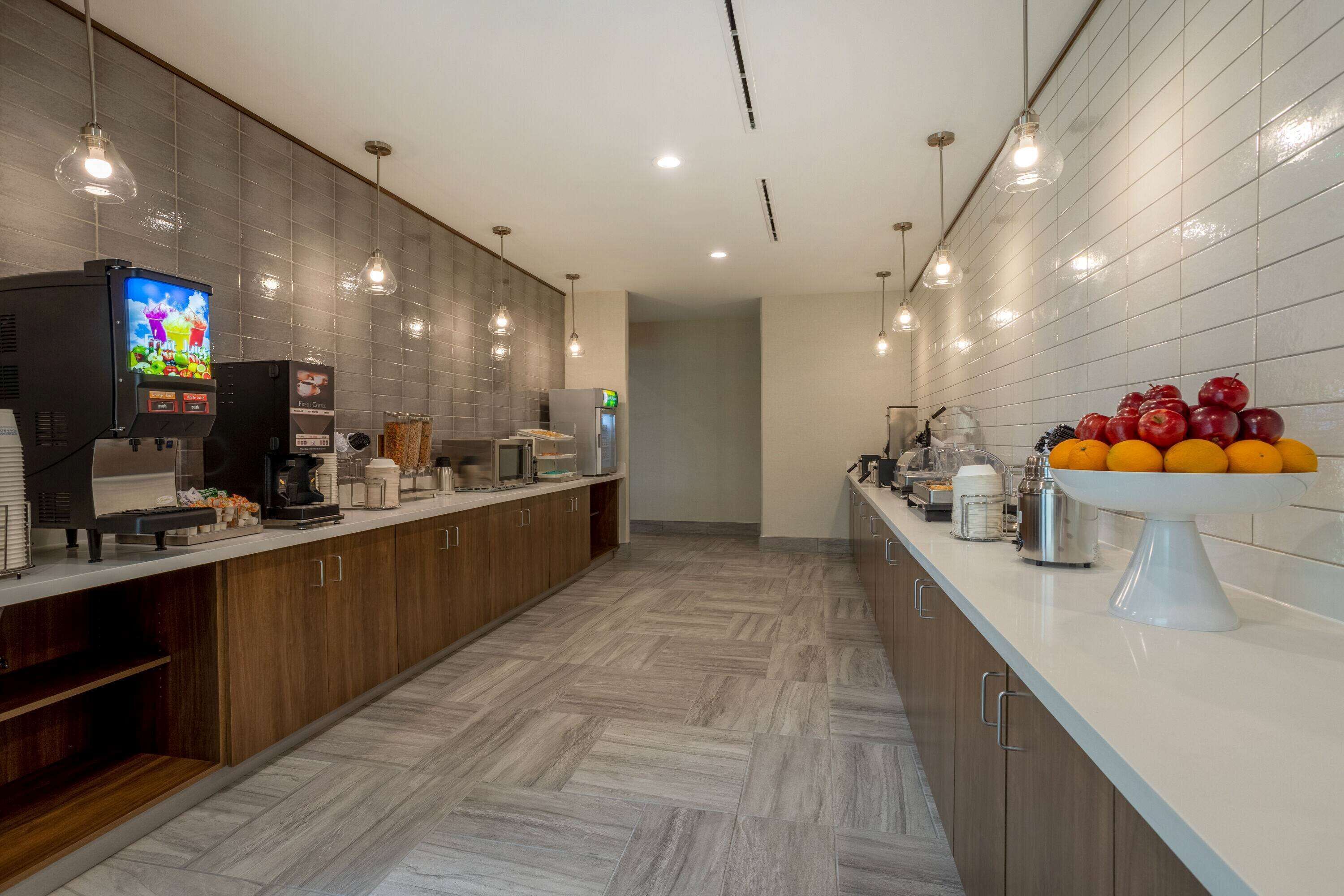 free daily continental breakfast