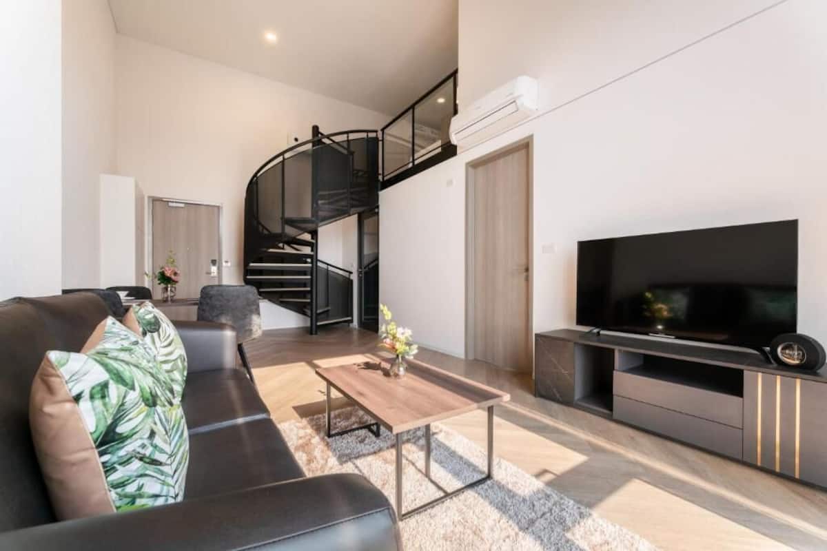 Duplex Family Suite | 1 bedroom, minibar, in-room safe, desk