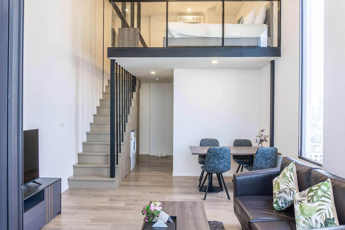 Studio Executive Duplex Queen | 1 bedroom, minibar, in-room safe, desk