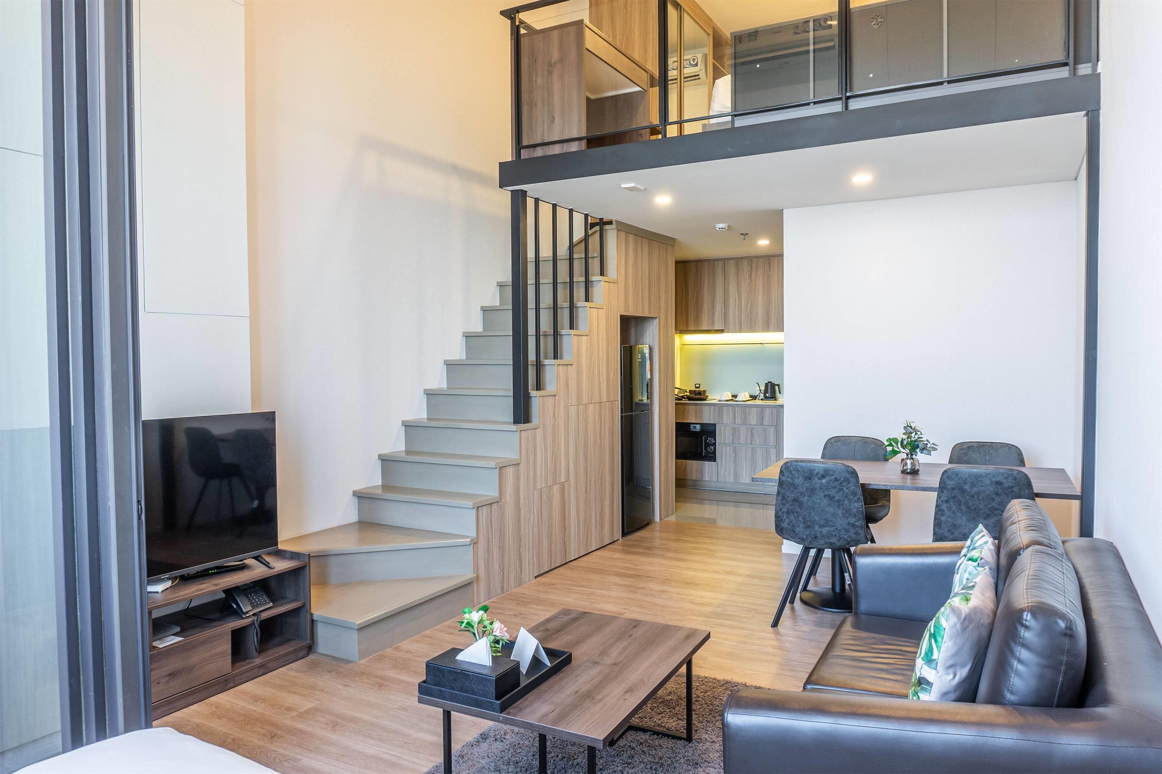 Minibar, in-room safe, desk, laptop workspace