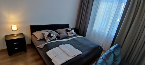 1 chambre, fer et planche à repasser, Wi-Fi gratuit, draps fournis