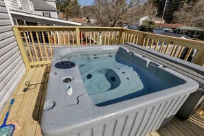 Tina de hidromasaje al aire libre