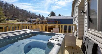 Nostalgic in Nelsonville: Great back yard for pets