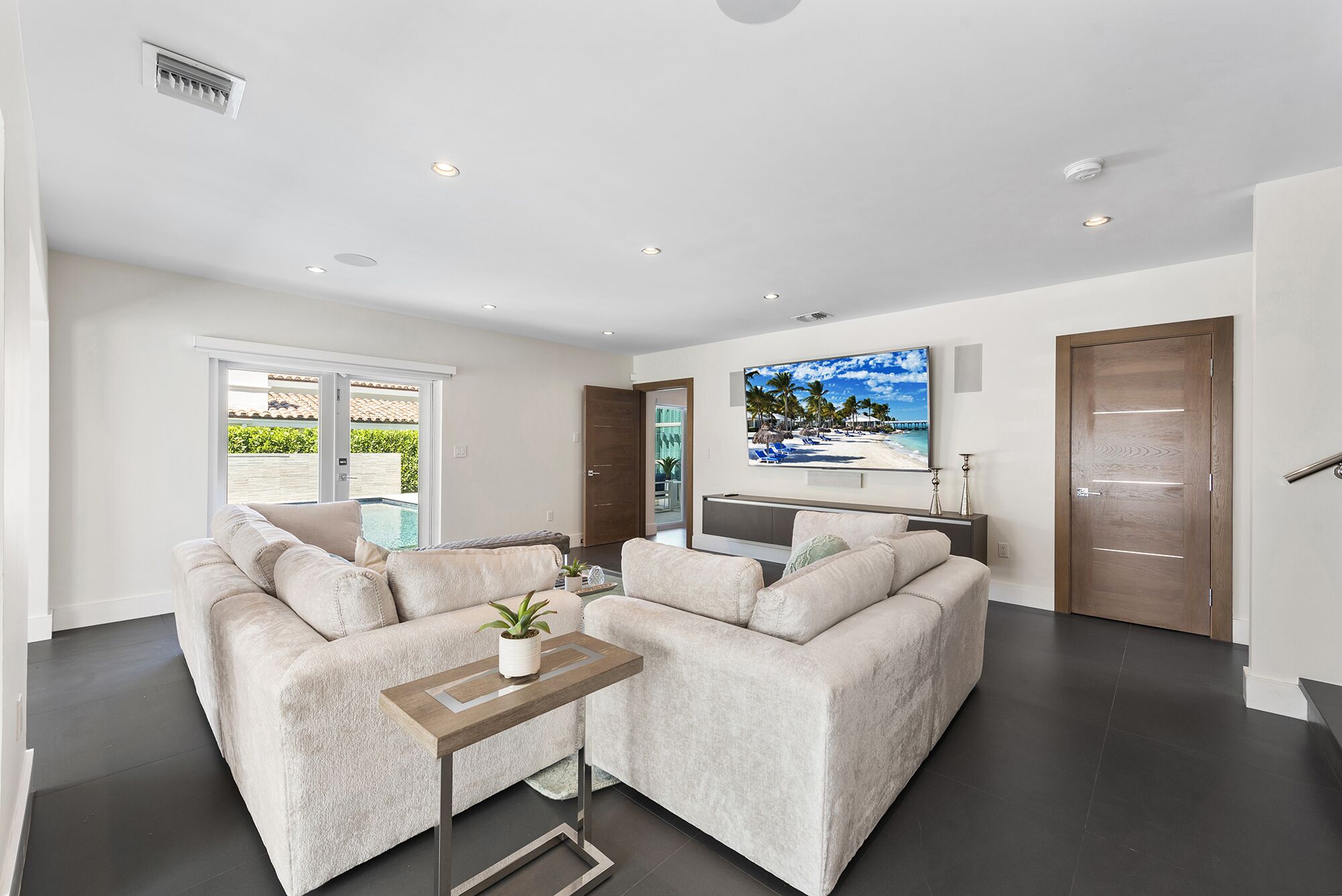 Golden Paradise Villa is  luxury 4 bed 4 bath getaway perfect for fun in the sun