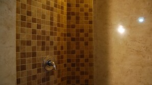 Unclassified image, 5 of 10, button - Hotel Platino (Monterrey)