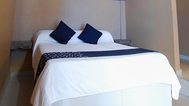 Unclassified image, 1 of 10, button - Hotel Platino (Monterrey)