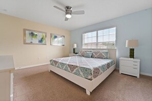 4 habitaciones, tabla de planchar con plancha y cuna de viaje 